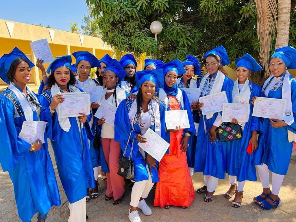 Etudiantes graduées étudiantes diplomées